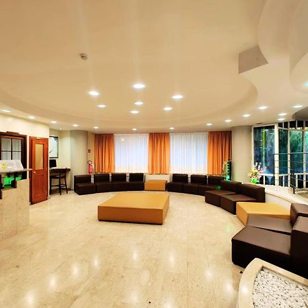 Hotel Pineta Palace Roma Esterno foto