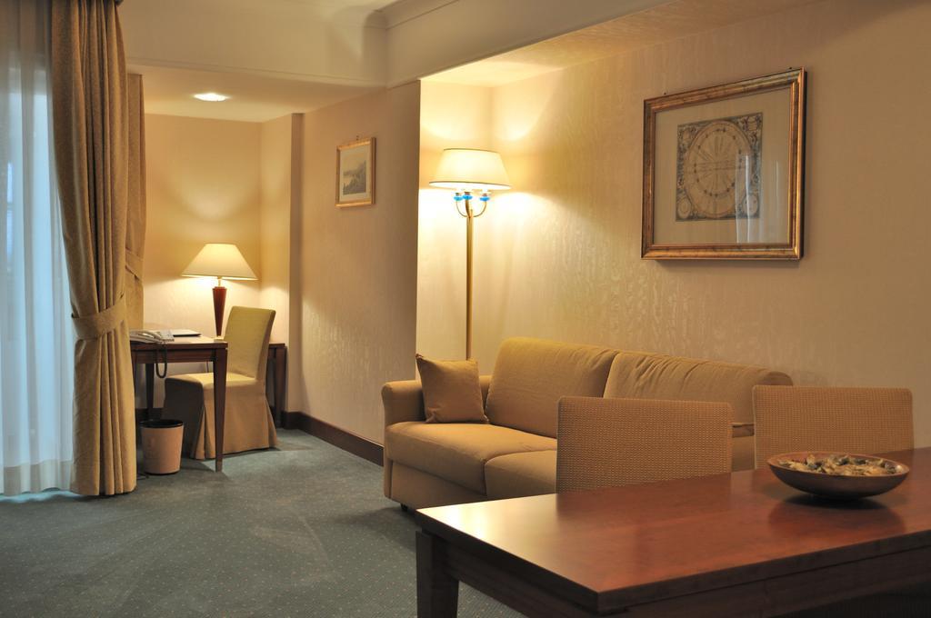 Hotel Pineta Palace Roma Esterno foto