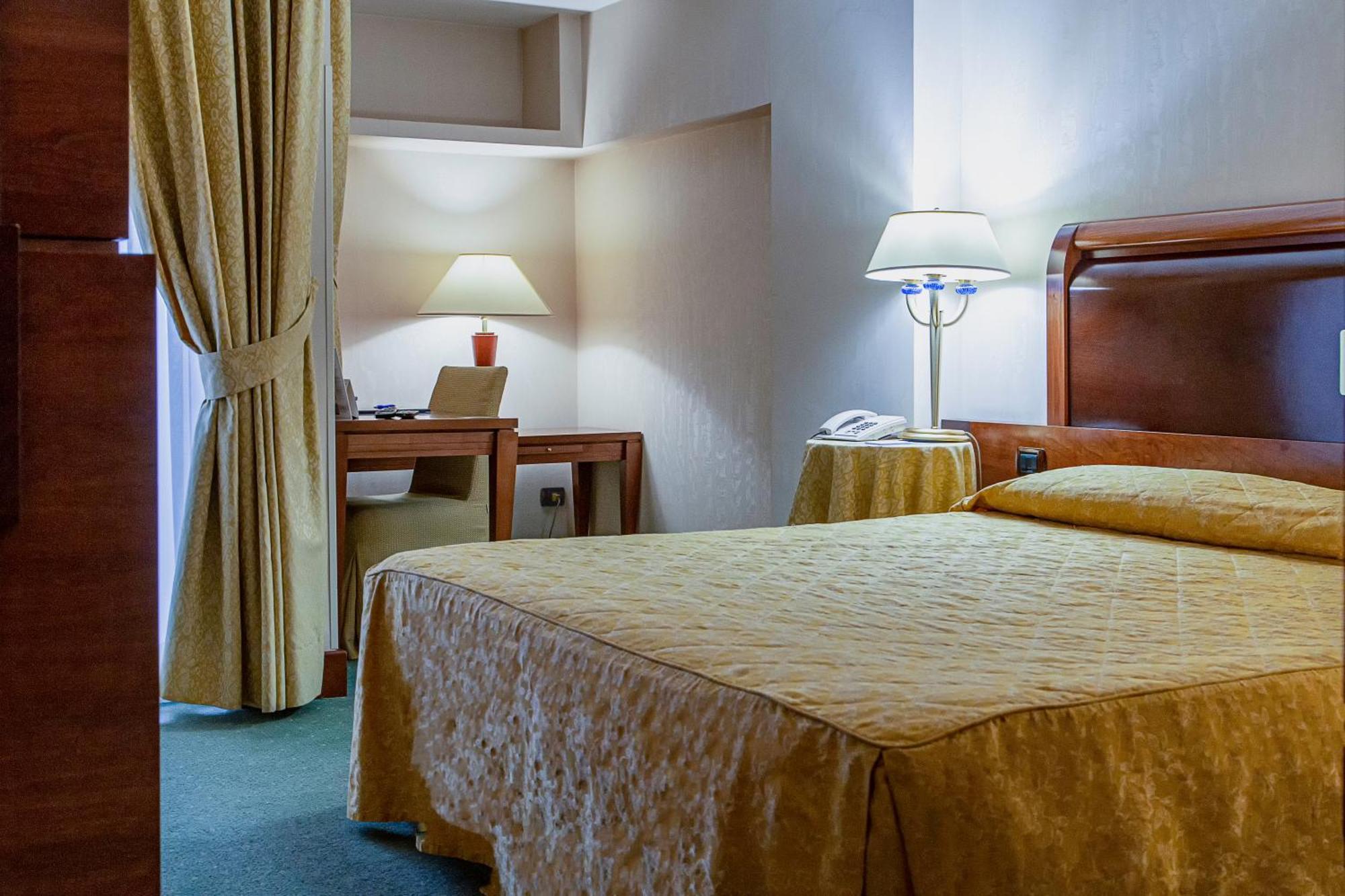 Hotel Pineta Palace Roma Esterno foto