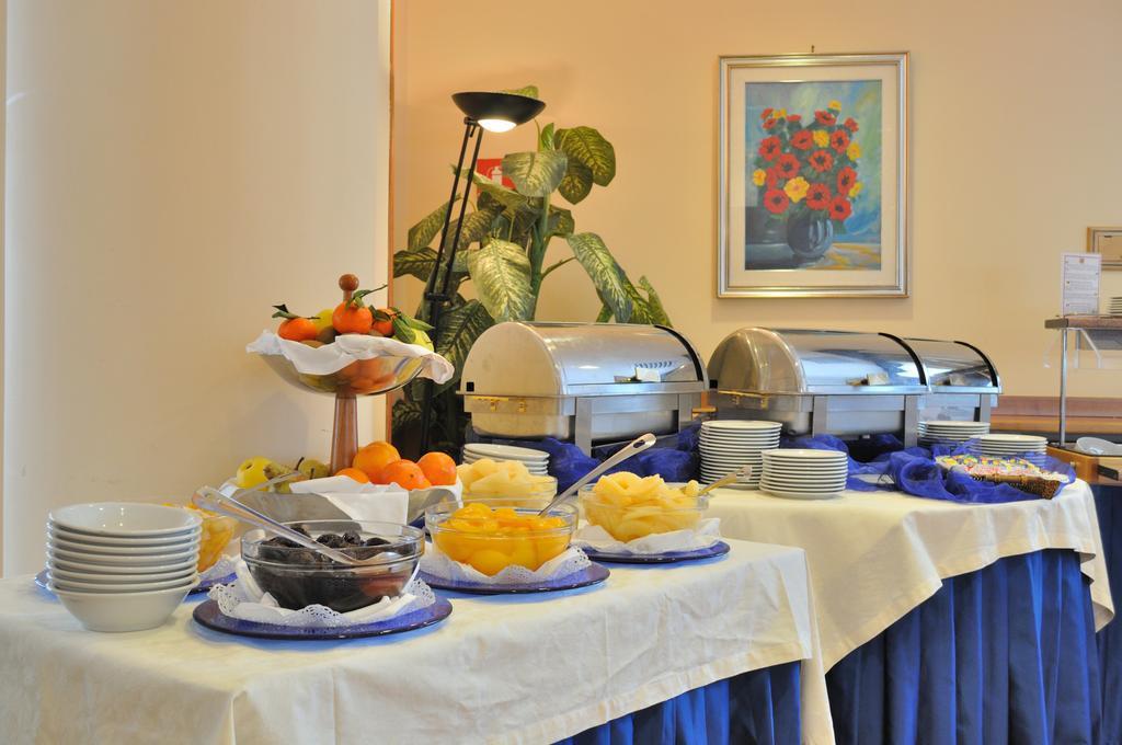 Hotel Pineta Palace Roma Esterno foto