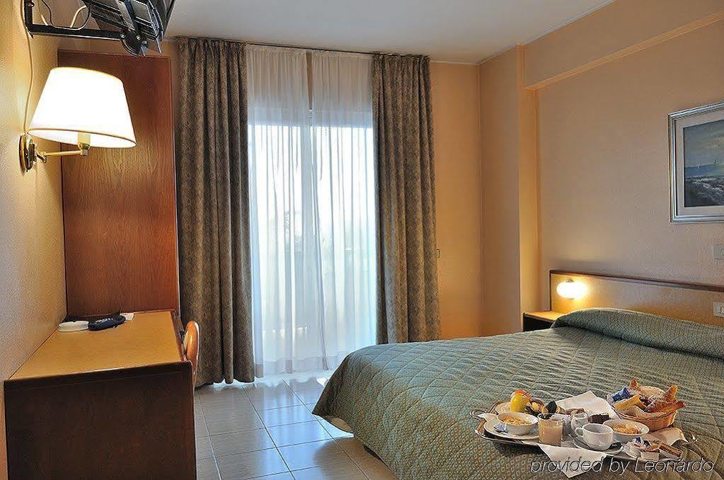 Hotel Pineta Palace Roma Esterno foto