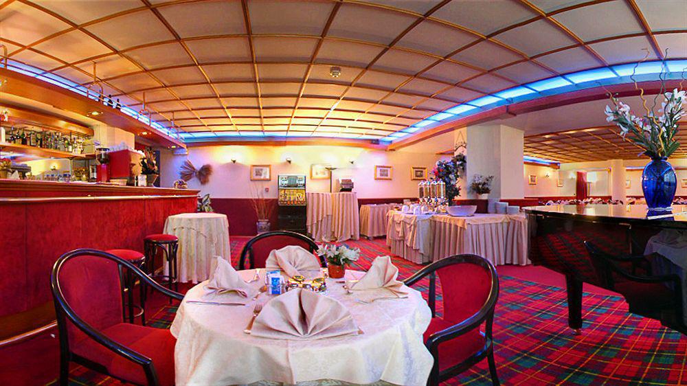 Hotel Pineta Palace Roma Esterno foto